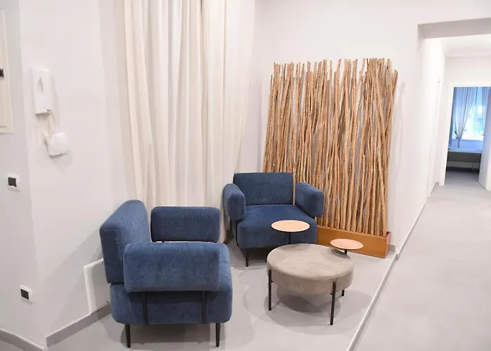 Chiaia 100 rooms Napoli